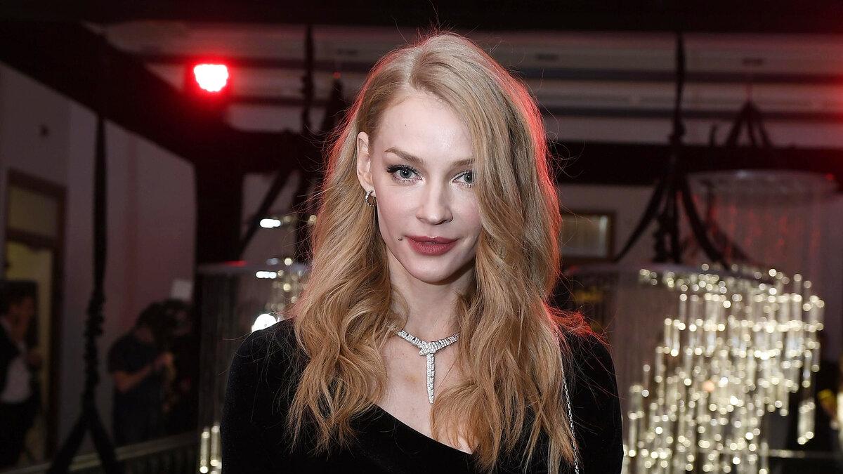 斯韦|斯韦特兰娜·霍琴科娃展示了无可挑剔的身材