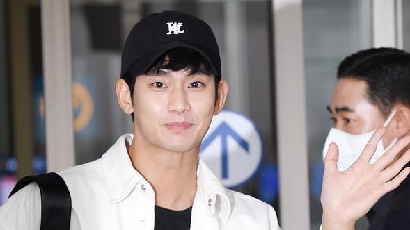 金秀贤|金秀贤见面会贵出天际？粉丝花近2亿韩元参加 凭都敏俊成三料视帝