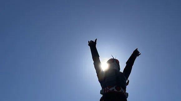 电影|新假面骑士的骑士飞踢公开，渡部秀回自己老家宣传电影