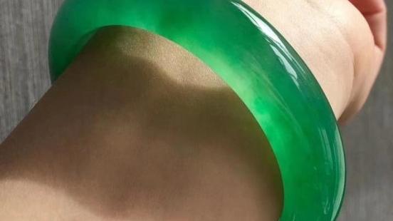 翡翠|翡翠成品排名，看看是怎么定的