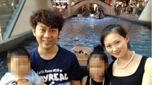 32岁小伙爱上79岁富婆，亲赴新加坡照顾陪伴，后来两人怎样了？