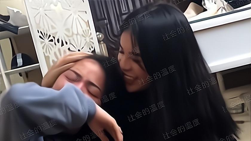 他连18万彩礼都不肯给！女子被甩后哭得肝肠寸断：他家有的是钱