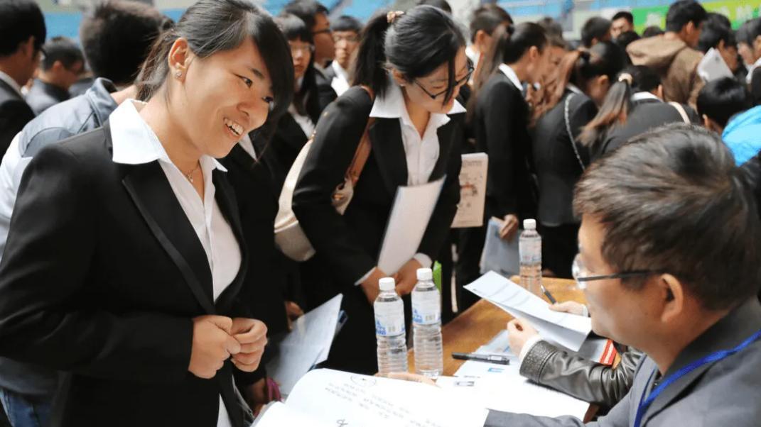 微软|这一“铁饭碗”面向社会招聘，近10万的岗位空缺，专科生也有机会