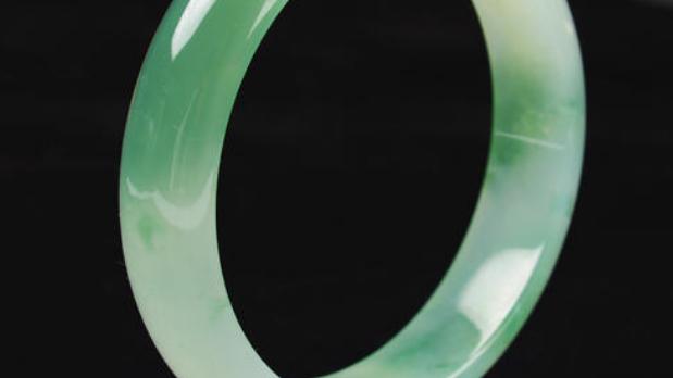 绿松石|网购翡翠手镯价格低廉，主要有两个原因，不要被表象迷惑