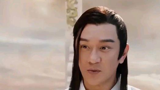 滤镜|大龄男星装嫩，即便有滤镜加持也盖不住溢出屏幕的尴尬！