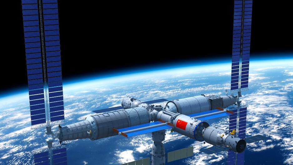 空间站为啥只飞400公里高，不再飞高点？是不愿意飞还是不能飞？