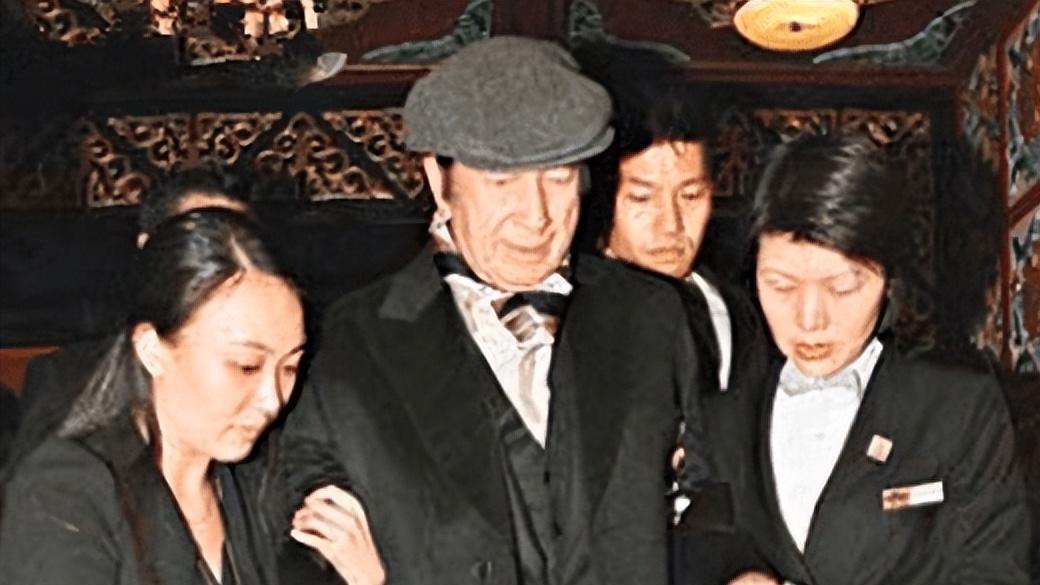 赌王|给赌王擦背两月，差点当上五房，护士邓咏诗拿2亿分手费嫁给谁了