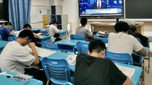 互联网时代|互联网时代，依然看新闻联播的是哪些人？下篇