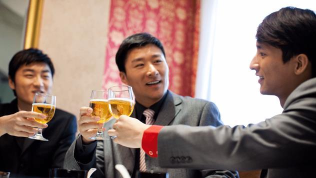 |公司领导何以喜欢组织各类饭局？话说饭局的六大价值