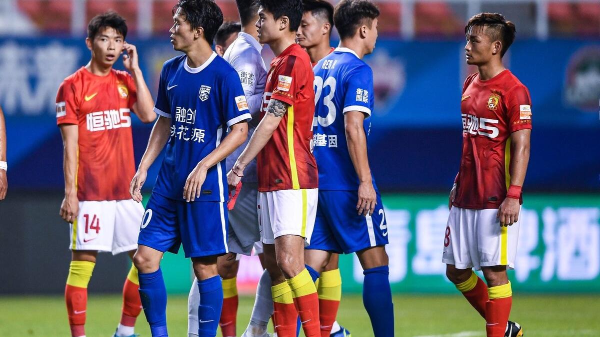 广州队|从0: 6到2: 1，年轻的广州队再次让球迷们看到了保级的希望