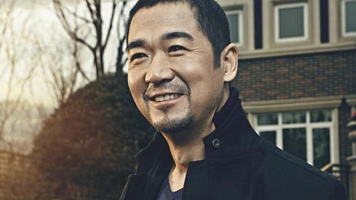 张国立|张国立两位得力搭档：三德子养鸡身家过亿，消失20年的法印去哪了