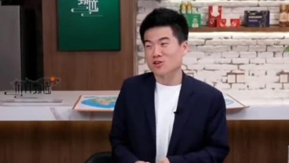 玉米|继天价玉米后，董宇辉回应“飘了”：先捧后踩，这是成名的代价