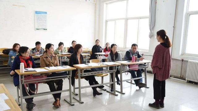 招聘|“47人面试，35人缺考”，县城教师招聘，却出现大量人中途放弃！