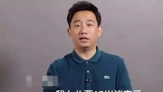 黄磊|黄多多圣诞妆容再上热搜，多次成熟装扮引发热议，黄磊还予以支持