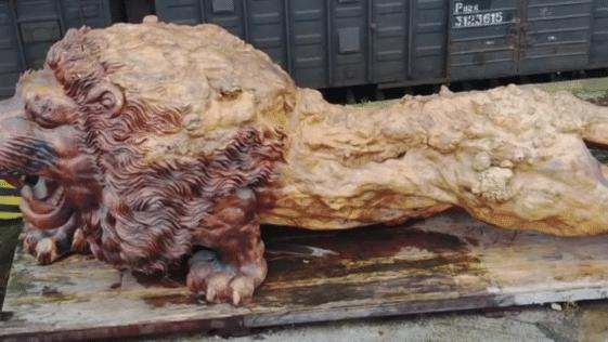 根雕|15米长“东方雄狮”根雕，300万元拒卖，如今却成这样了