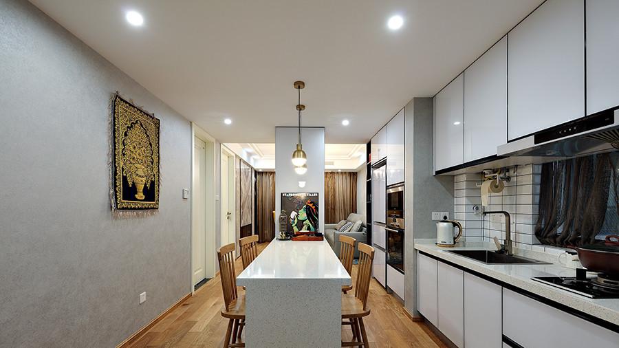 98平开放式厨房+餐厅一体让空间增大，女儿房卫生间居然是透明的