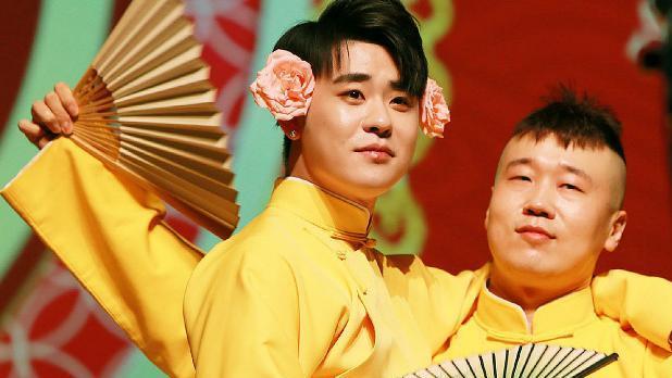 张云雷|很多年轻人确实是因张云雷知道的京剧《锁麟囊》和评剧《乾坤带》