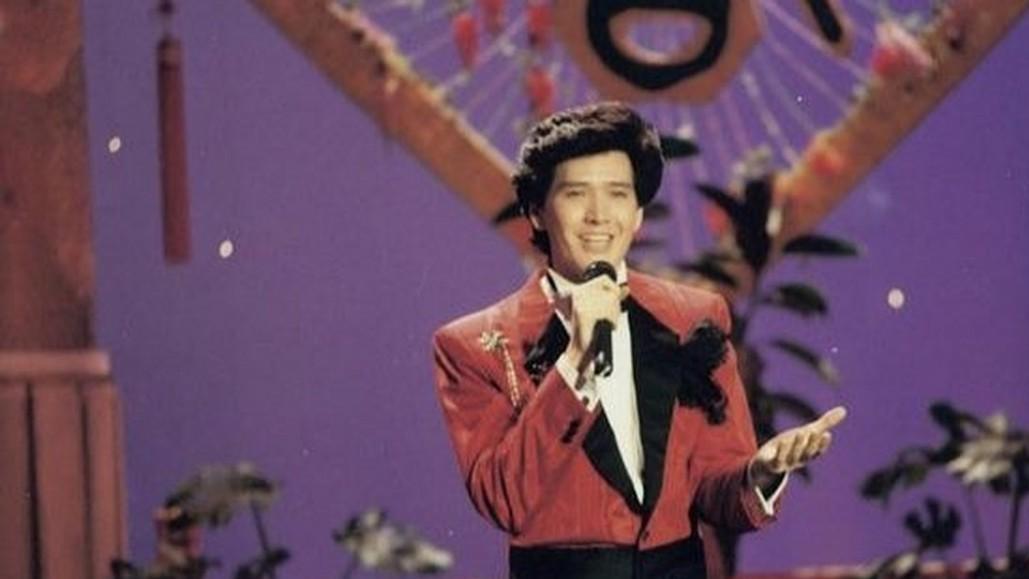 费翔|中国“第一美男”独居生活曝光：不结婚不生子，唯有2只猫作伴