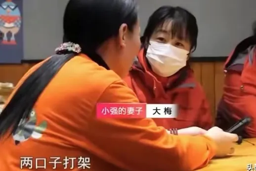 46岁妻子家暴36岁丈夫，锤瞎双眼，开水烫背，丈夫：再原谅你一次