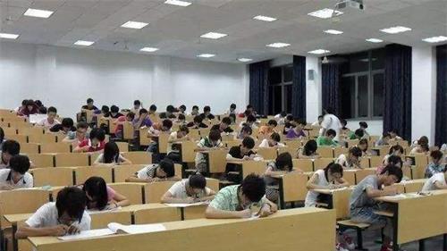 许多|毕业了才恍然，这4个专业成考公的“香饽饽”，看下有你吗？