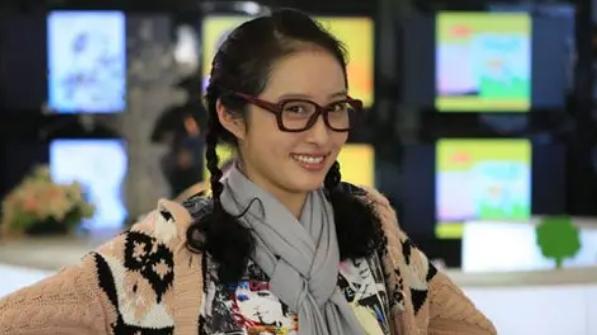 丑女无敌第一季|《丑女无敌第一季》剧情精彩，女主角长相丑，心地却很善良