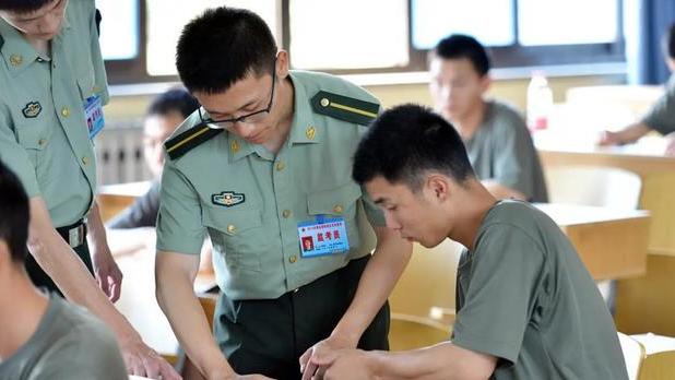 文职|22军队文职岗位月入过万，为何近万个岗位无人问津？理由过于现实