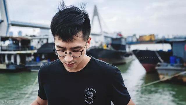 杭州一同性男子，“裸聊”被骗50万
