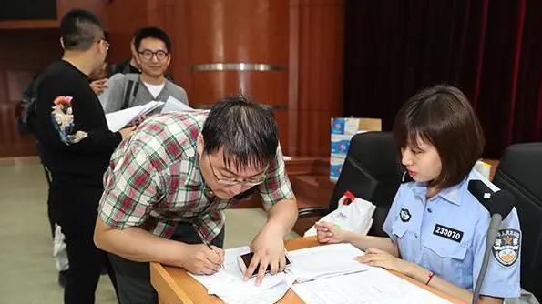 万茜|“特岗公务员”公开招聘，年薪有望达到80万，高学历人才或可尝试