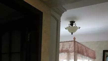 坚持买192平一楼房，父母看了赠送的院子后，都忙着养花种菜了！