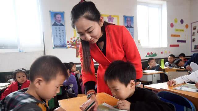 教师|教师出现“离职潮”，一封辞职信引发热议，原因令校长无言以对！