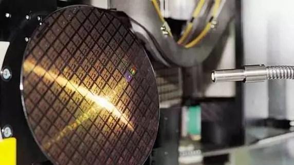 中芯国际|台积电关闭EUV光刻机，中芯国际却突破成功：自主研发的路走对了