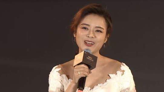 陈辰|陈辰：超越王冠成一姐，以东方卫视台面身份搭档何炅主持重要晚会