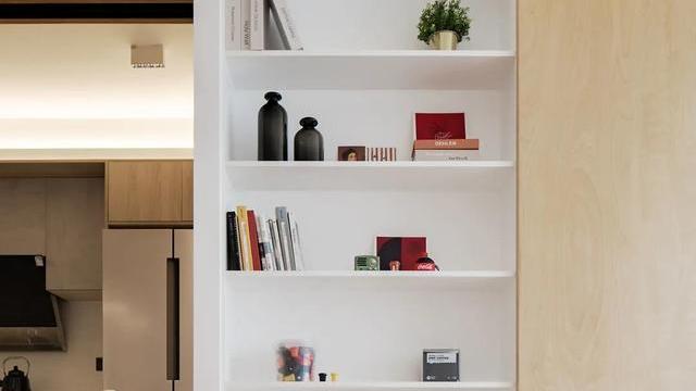 89㎡高颜值美宅，「书墙+地台」的设计很抢眼，轻松住下三代人！