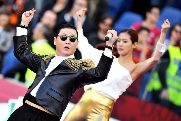 鸟叔|还记那个“骑马舞”吗！曾经火遍全球的男人；如今落魄到节操碎一地