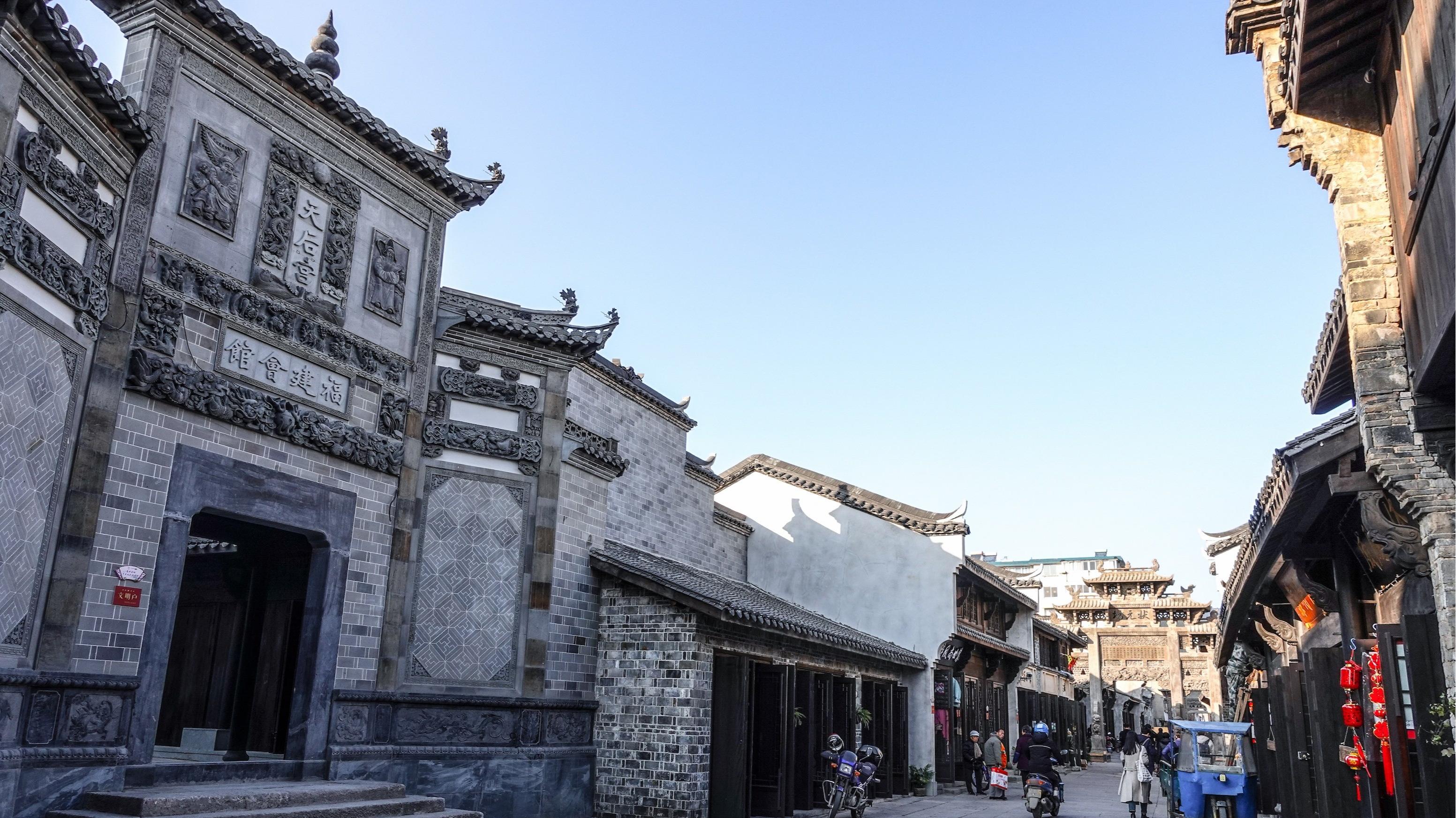 欧洲|曾经的浙江第二州府，地位仅次于杭州，因“半朵梅花”而闻名