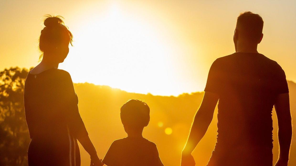 自媒体|怎么靠网络的正常渠道做自媒体挣钱?