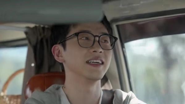 齐颂|《二十不惑2》看到姜小果和齐颂秀恩爱，周寻露出嫌弃的目光