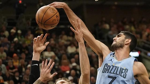 1换8大赚！1换10大赚！爵士收获10个首轮，安吉要让湖人大出血