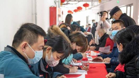 棚户区改造|老房子加装电梯，低楼层住户的态度“冷淡”，对此你怎么看？