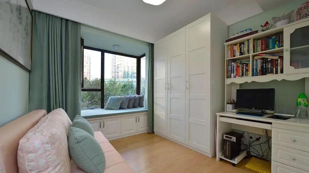 110平三室新房，一进门把人吸引住，简洁漂亮，是年轻人最爱！