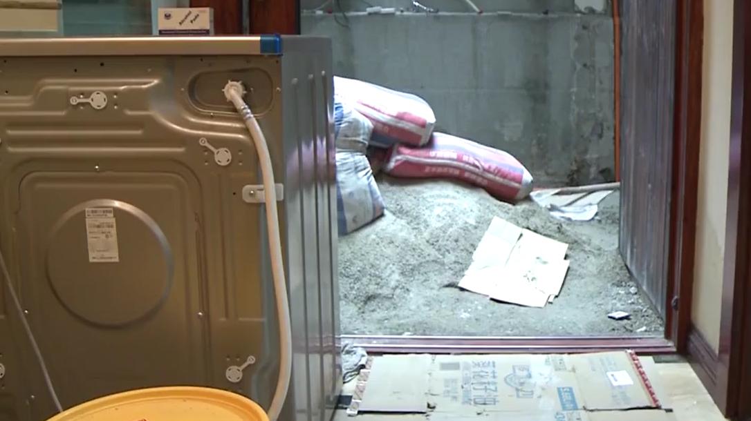 男子花200万元装修的房子，没想到竟多次爆管：“都是好材料”！