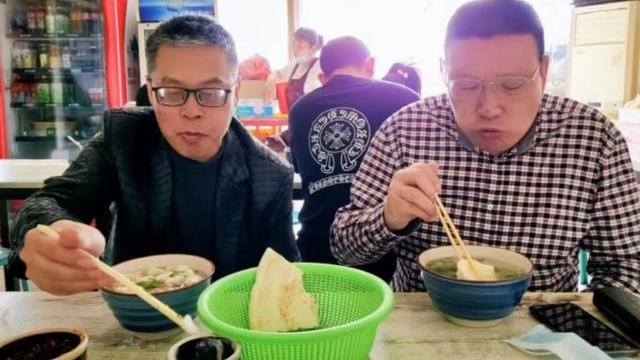 许舅舅后继有人，北海舅舅后悔与许敏决裂？网友：妮妮与许敏同行