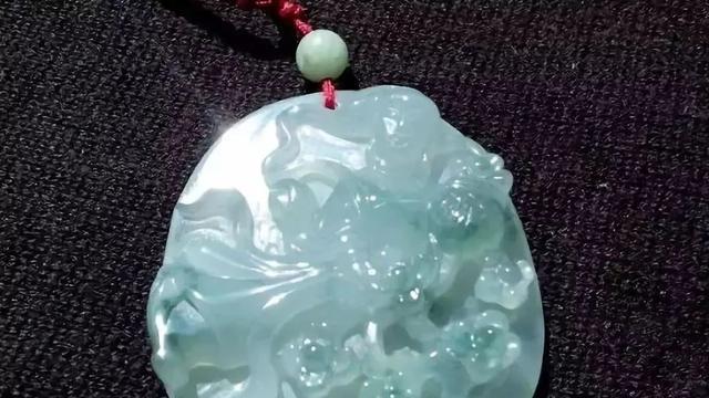 翡翠|翡翠雕工怎么看？你得从这几个方面下手！