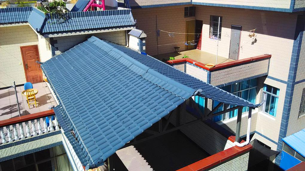 禹洲集团|夏天闷热，屋顶露台凉亭可以用合成树脂瓦隔热？