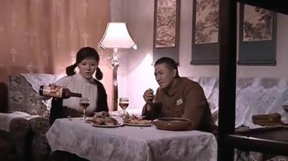 李云龙|亮剑：丁伟和孔捷，谁才是老李的真朋友？老李出轨风波时看出来了