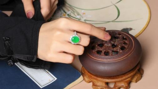 翡翠|翡翠市场价格攀升，你的翡翠是亏了还是涨了？