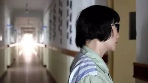 19岁被未婚夫挖眼，第三任拿斧头逼她自杀，他们为何对她如此狠心