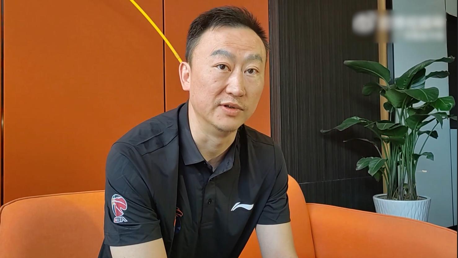 浙江男篮|浙江男篮再回应刘维伟离职，刘导罕见发声回应，一番话高下立判