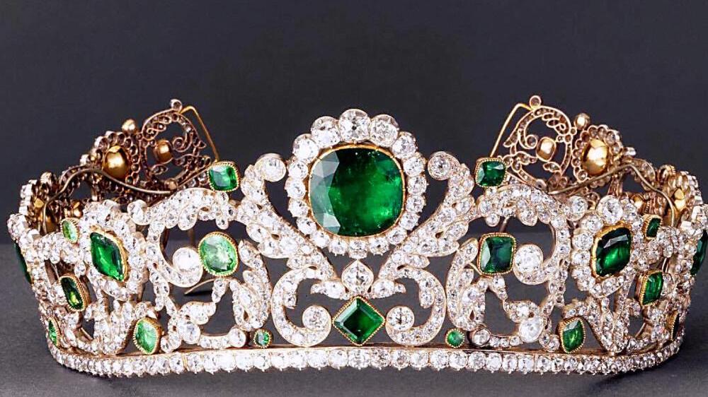 元青花|经过人们的雕刻，平平无奇的翡翠，瞬间变得活泼起来