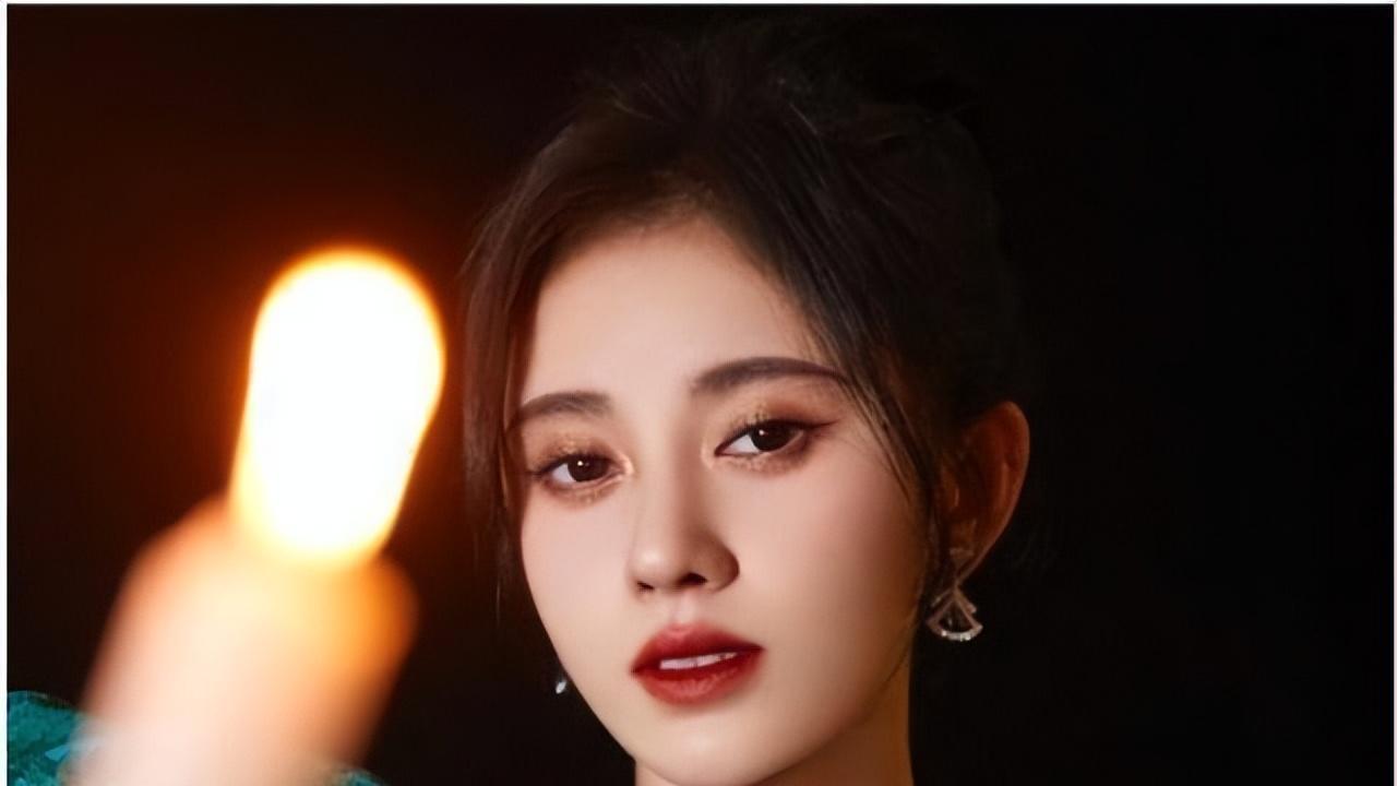 鞠婧祎|有专业人士称鞠婧祎整容太过了：脸部越完美，后遗症越严重